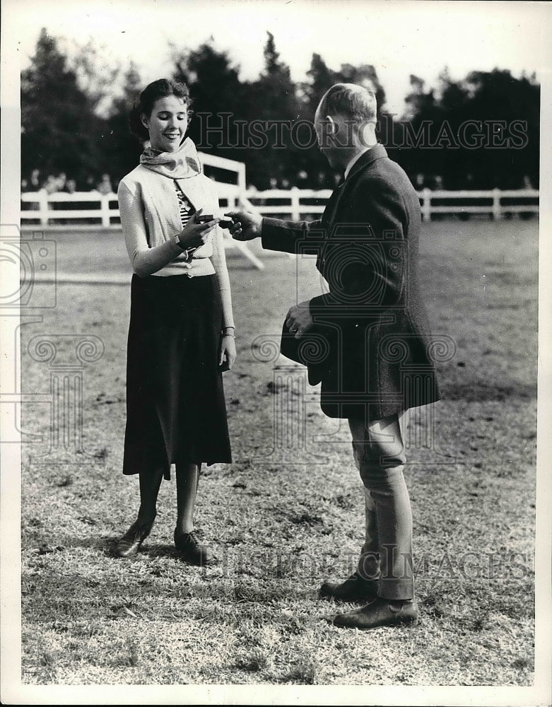 1935 Miss Patricia Curran winner of chicken race  - Historic Images