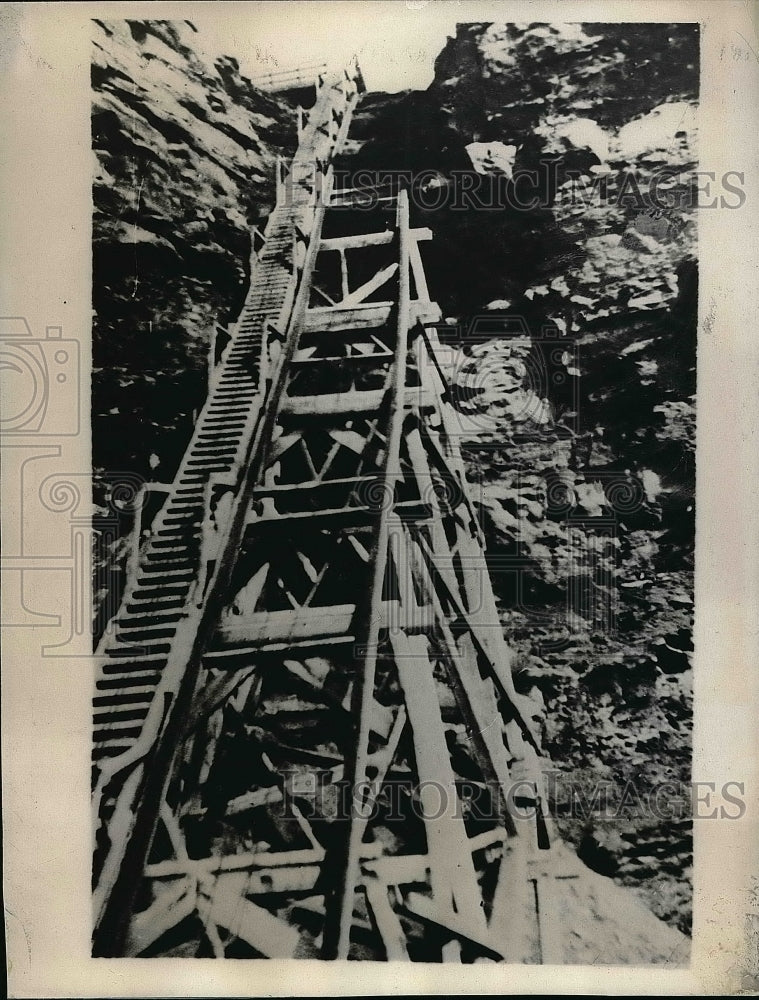 1930 Steamers landing at Greenly Island - Historic Images