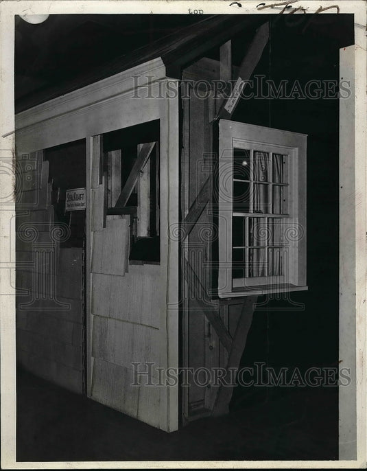 1941 View Of House In Display At Builders Exchange  - Historic Images