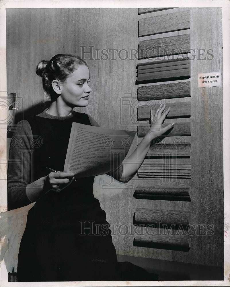 1957 Miss Jessica Karoliszyn At Plywood Exhibit At Building Exchange - Historic Images