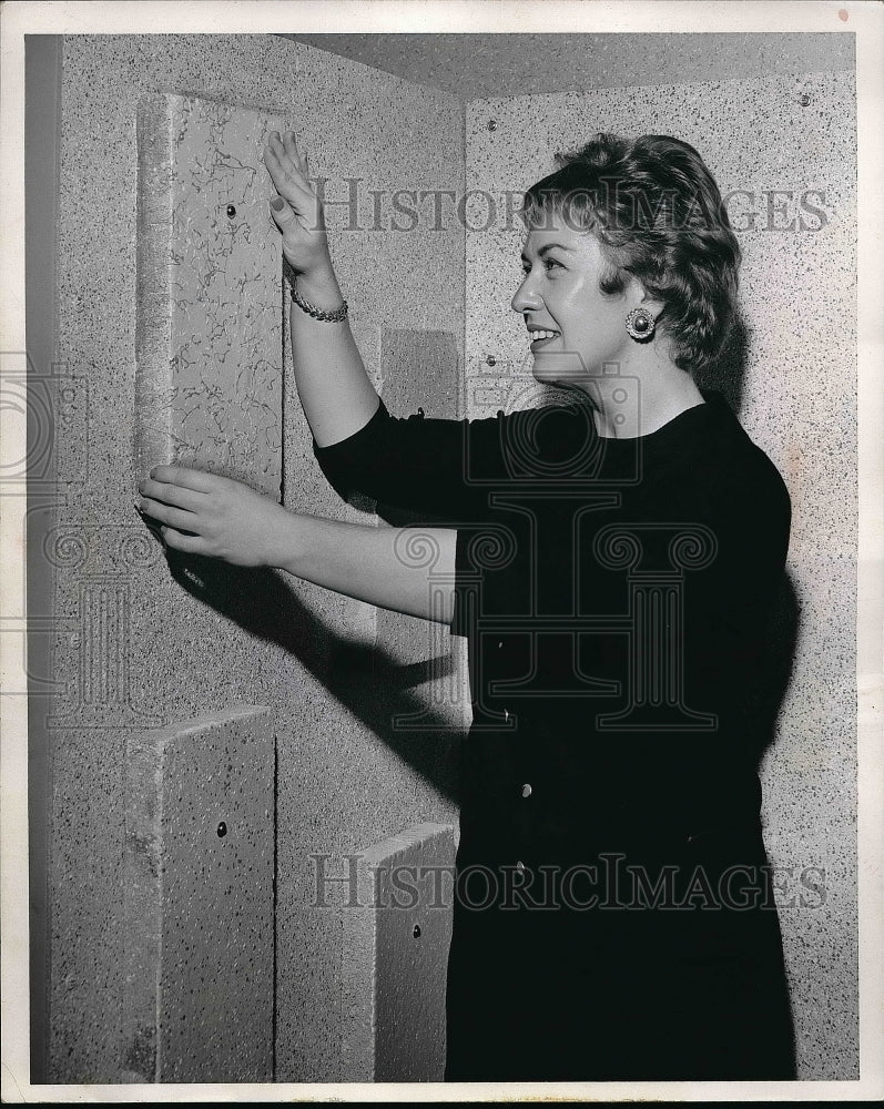 1958 Louise Barber Examines Display At Builders Exchange  - Historic Images