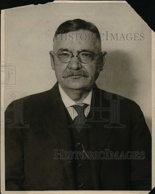 1926 Press Photo William Sharlott Assistant Superintendent Mail Faithful Employe-Historic Images