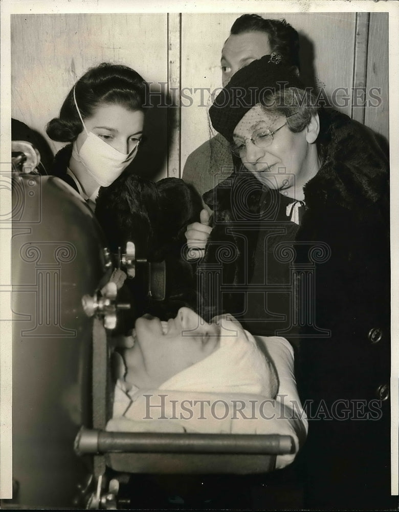 1940 Press Photo Jerome Safur Age 17 in Iron Lung - nea56343 - Historic Images