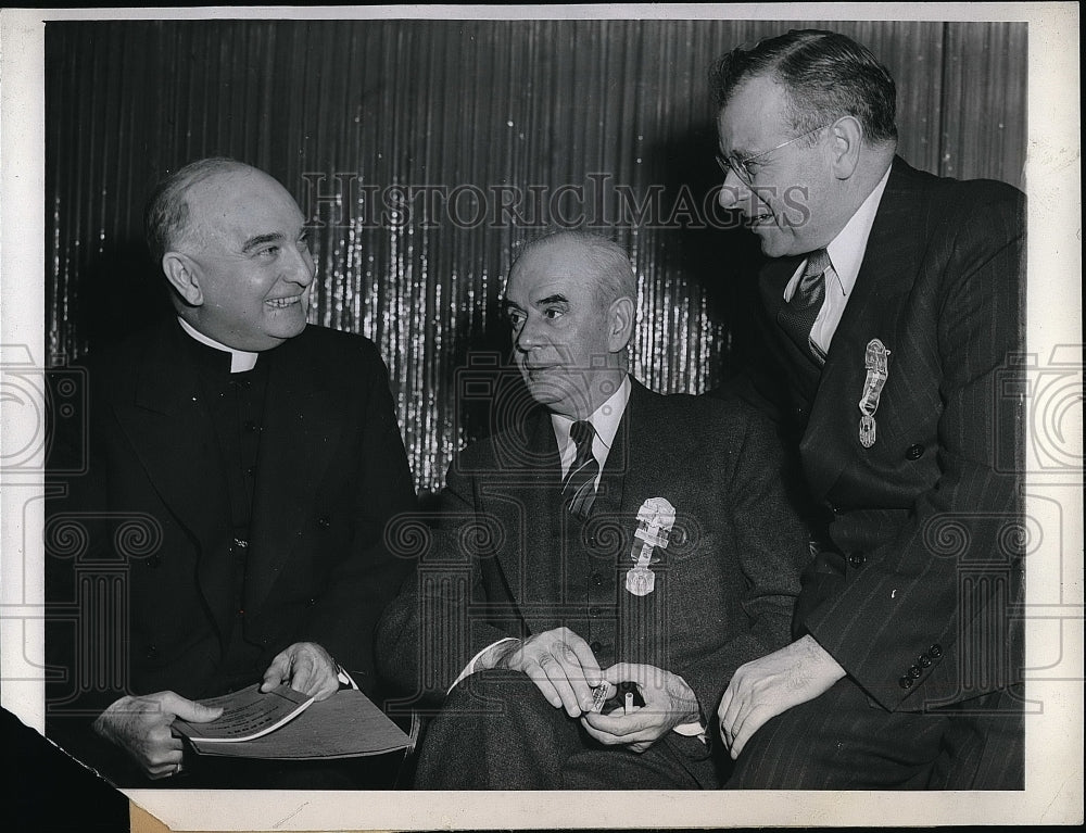 1944 Press Photo Bishop Bernard J. Sheil, Philip Murray, Sidney Hillman - Historic Images