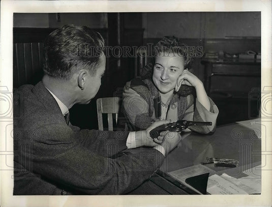 1941 Mary Cintorino Questioned By District Attorney William Foley - Historic Images