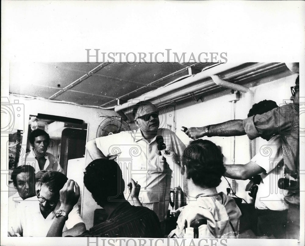 1970 Press Photo Capt. Donald Swann, skipper of the Columbia Eagle - nea56523 - Historic Images