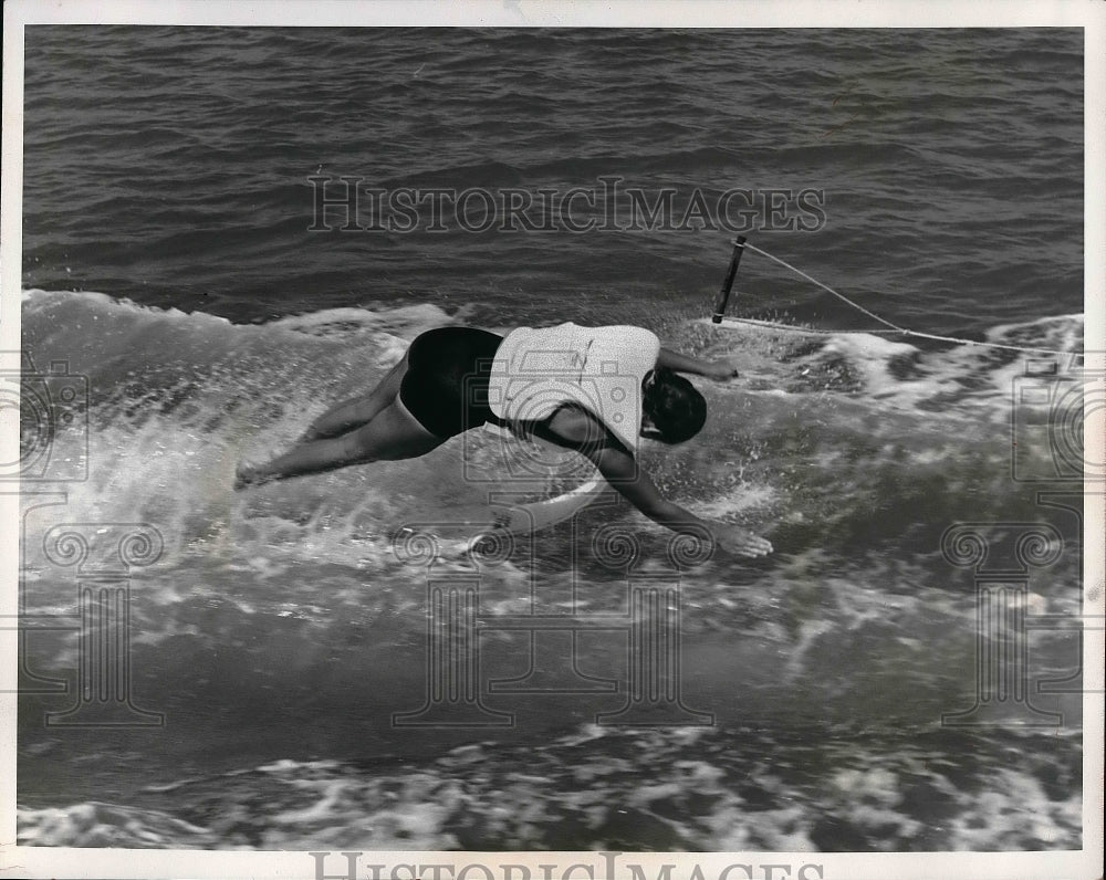 1963 Press Photo A Man Bailing out of a skiing session. - nea56524-Historic Images