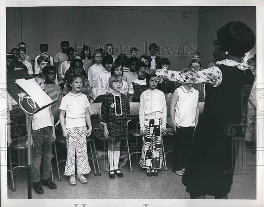 1969 Press Photo Mrs. Maryland Salter, Conductor of Auxiliary Singing Angels - Historic Images