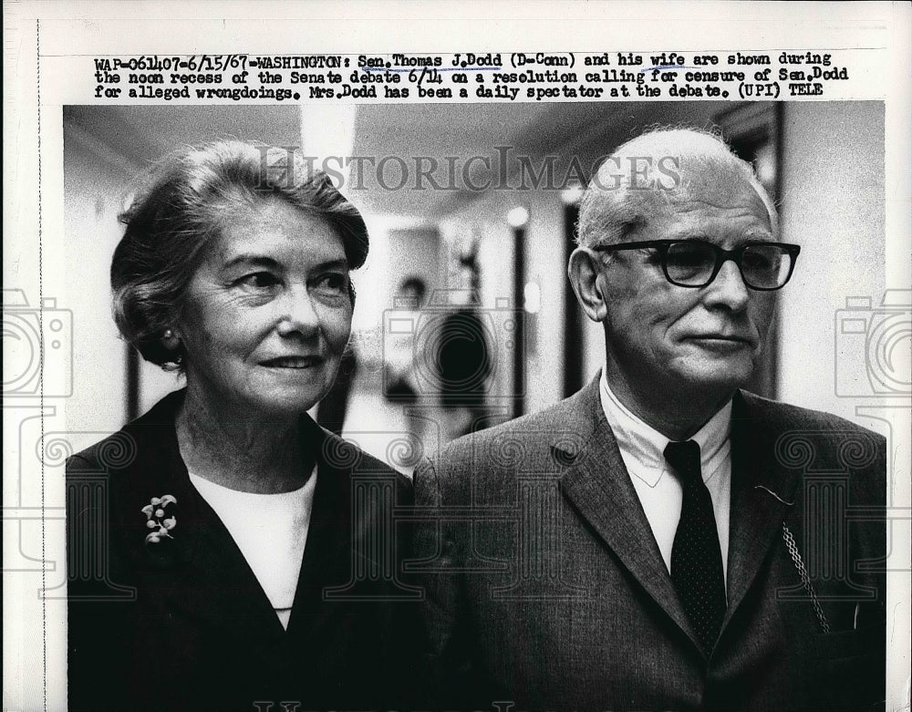 1967 Sen. Thomas J. Dodd and wife at recess of Senate debate - Historic Images