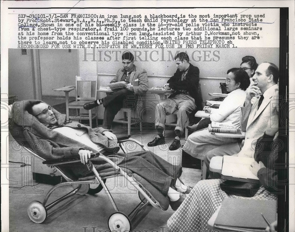 1957 Press Photo Prof. Robt. Stewart teaching class about the iron lung - Historic Images