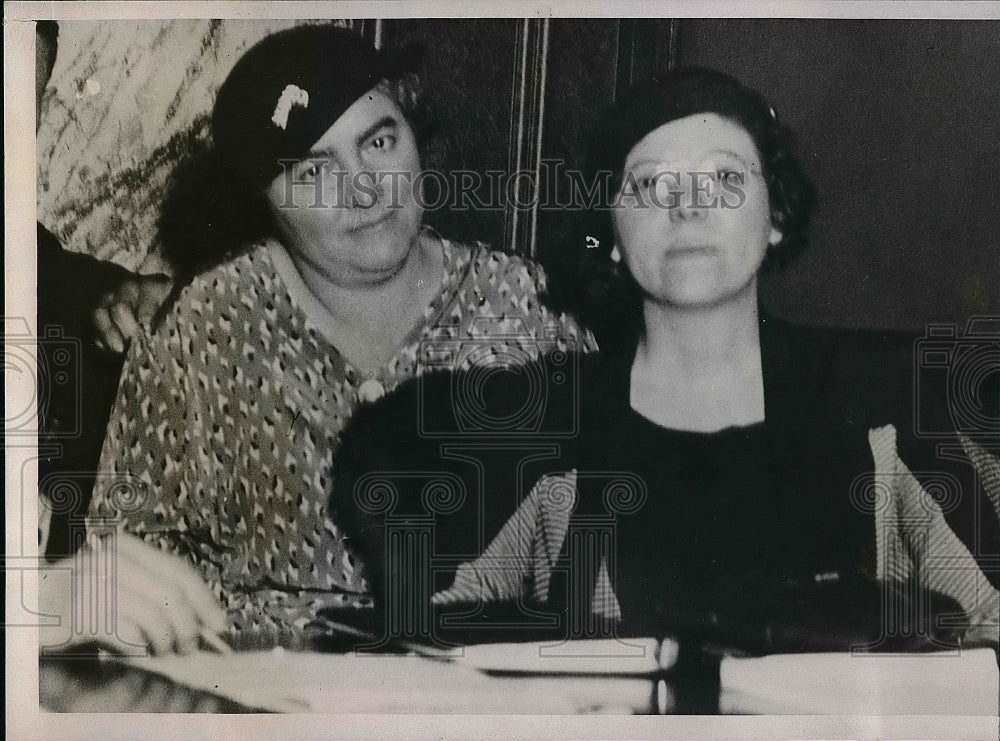 1934 Mrs. Neoma Saunders on trial with her is Mrs. C.B. Claverdon - Historic Images