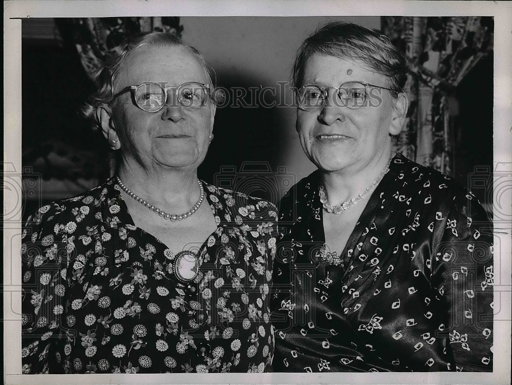 1945 Sisters United after 50 years Emma Wolf Ada Wolf Meyer - Historic Images