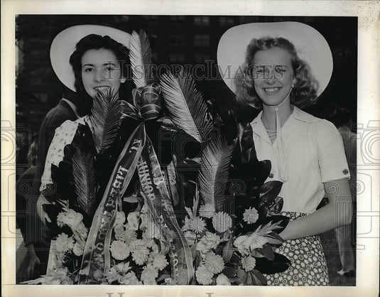 1941 Hazlita Lallagran & Dora Roel st Central Park  - Historic Images