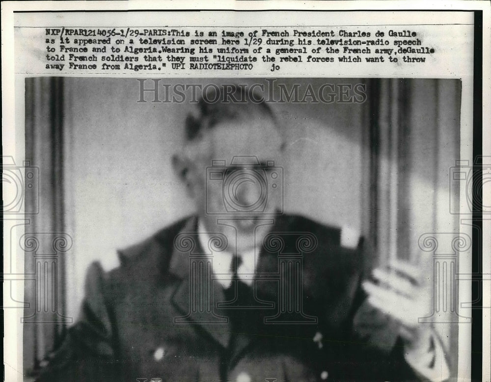 1960 French Pres. Charles de Gaulle giving speech  - Historic Images