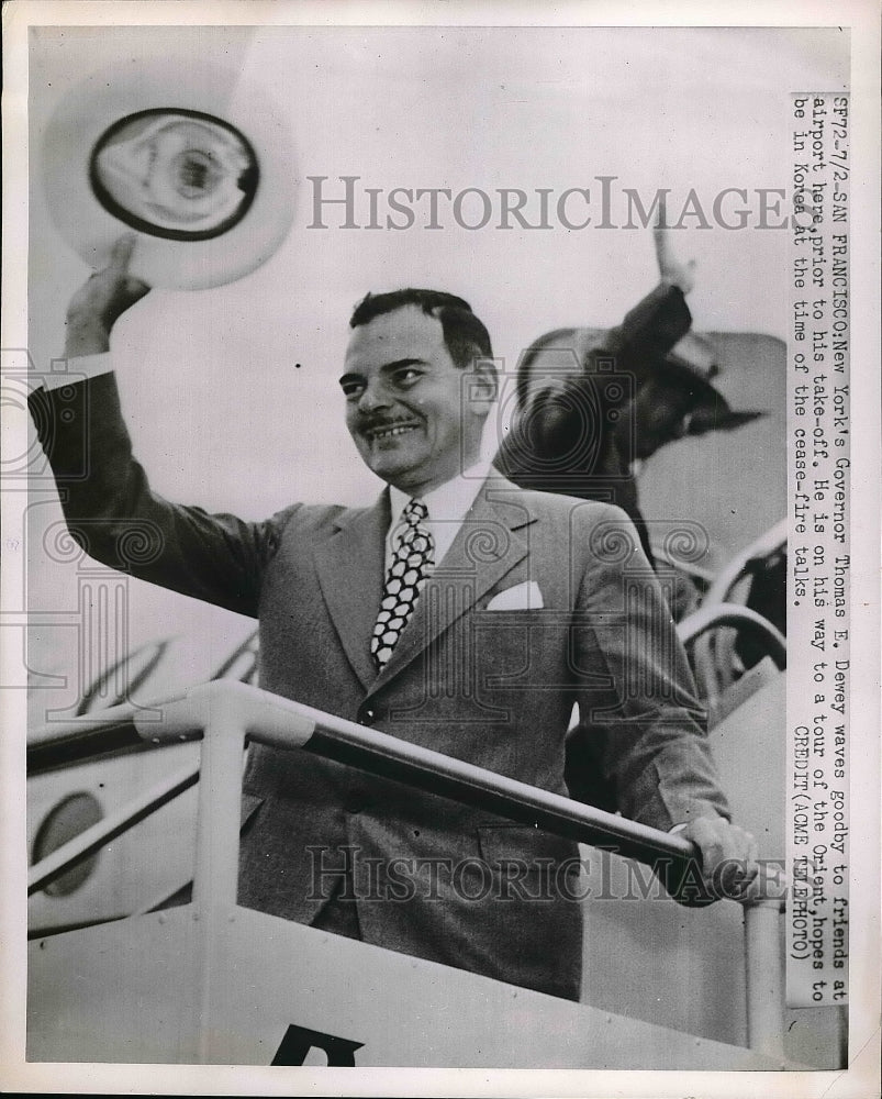 1951 Gov. Thomas Dewey exiting plane  - Historic Images