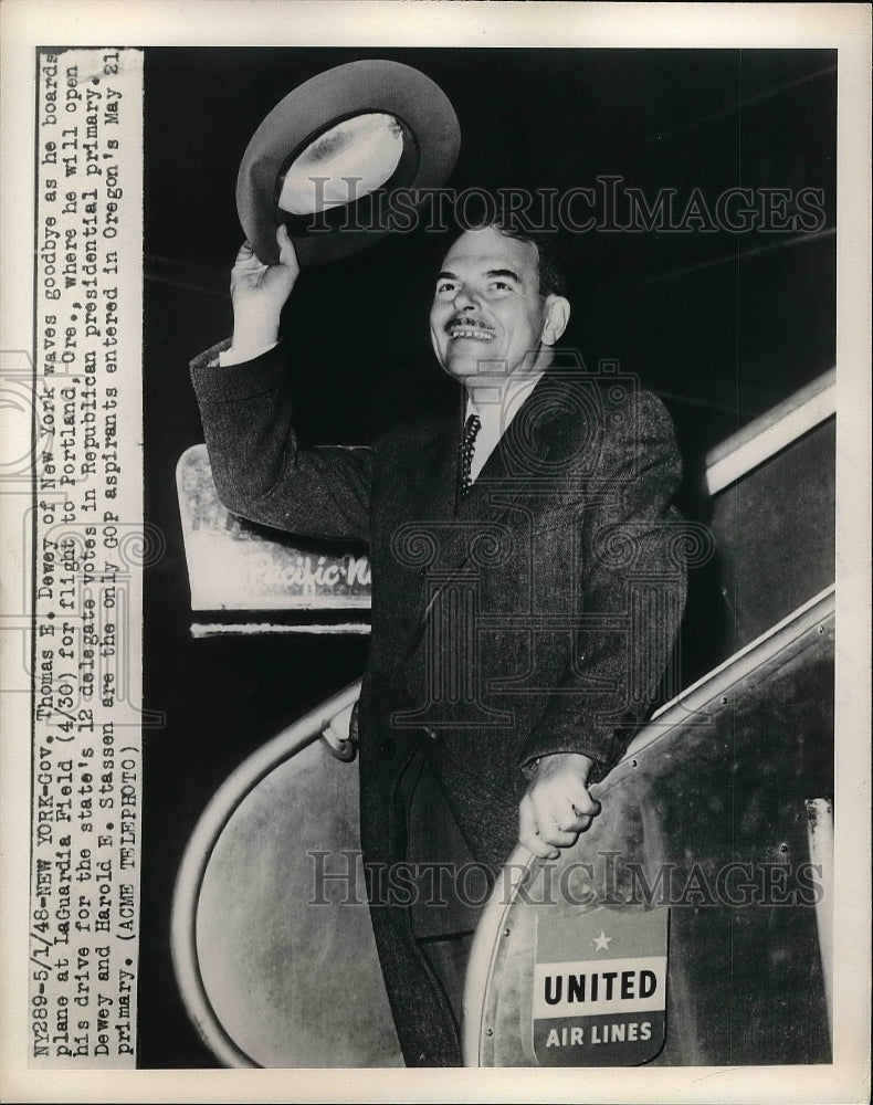 1953 Gov. Thomas Dewey leaving plane  - Historic Images