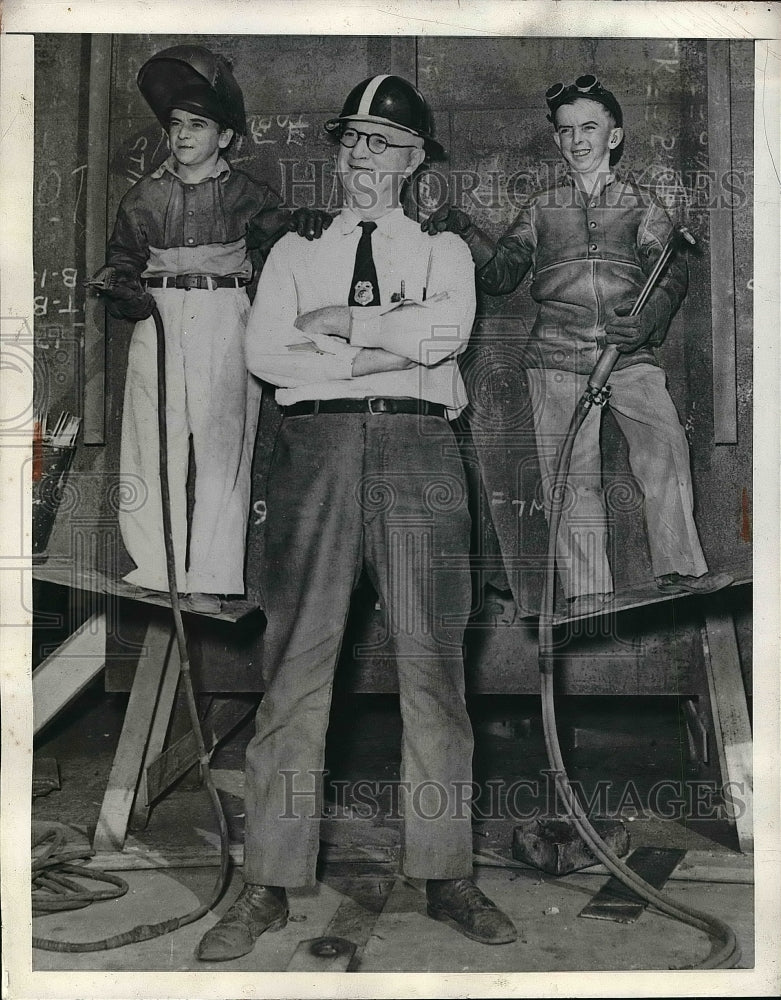 1943 E.S. David Jr., E.H. David, C.H. Townsend, Charleston Navy Yard - Historic Images