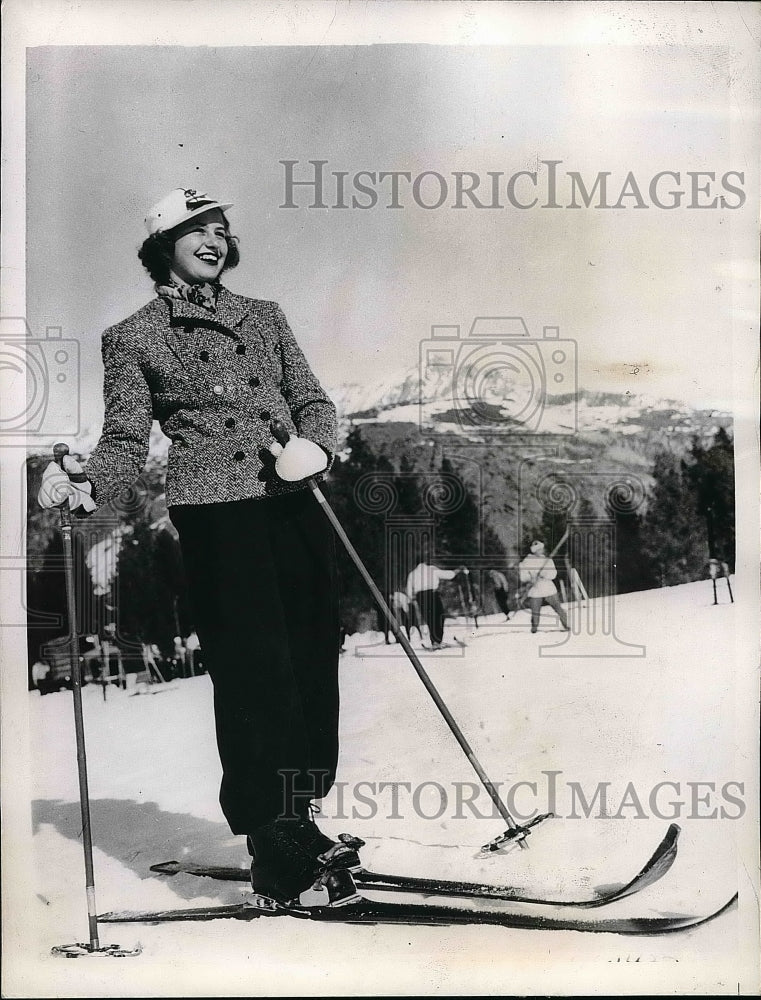 1944 Barbara Douglas Fiance to Lt William Bruce Arnold  - Historic Images