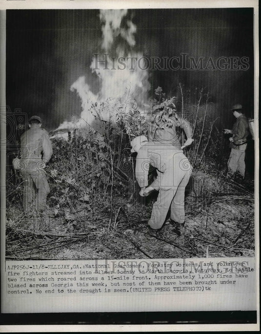 1952 National Guardsmen & Fire Fighters Battling Fires In Georgia - Historic Images