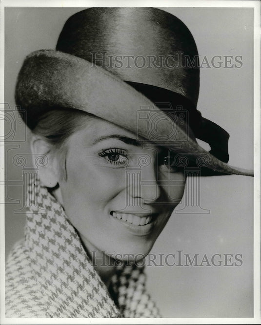 1969 Miss Sausha Sherbin posing for photo  - Historic Images