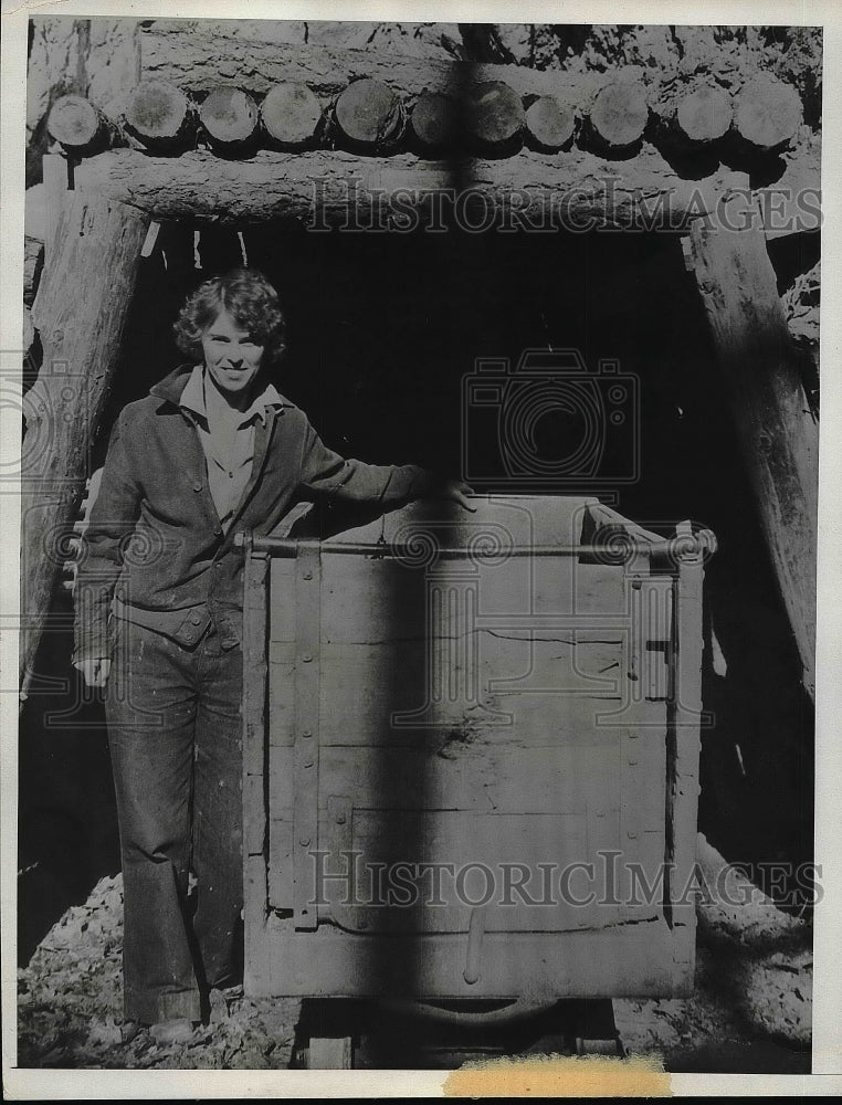 1934 Press Photo Mrs Ruth Frazier working in a mine - nea57097 - Historic Images