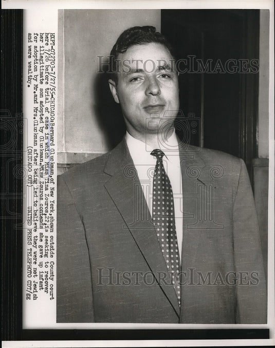 1955 Bernard Gluckman, Outside County Court At Chicago  - Historic Images