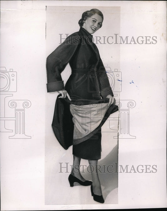 1950 Model showing off new fabric  - Historic Images