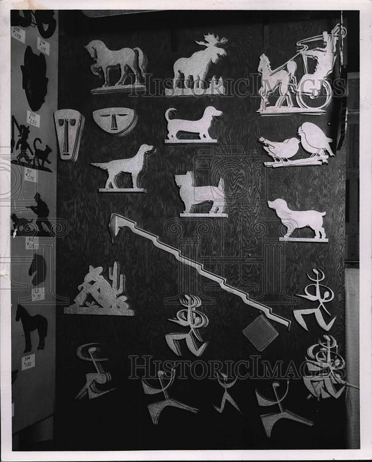 1954 Display of decorations at house  - Historic Images