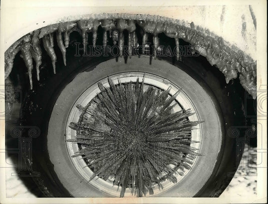 1958 Quick Frozen Art Adds Decorative Touch To Automobile Hub Cap - Historic Images