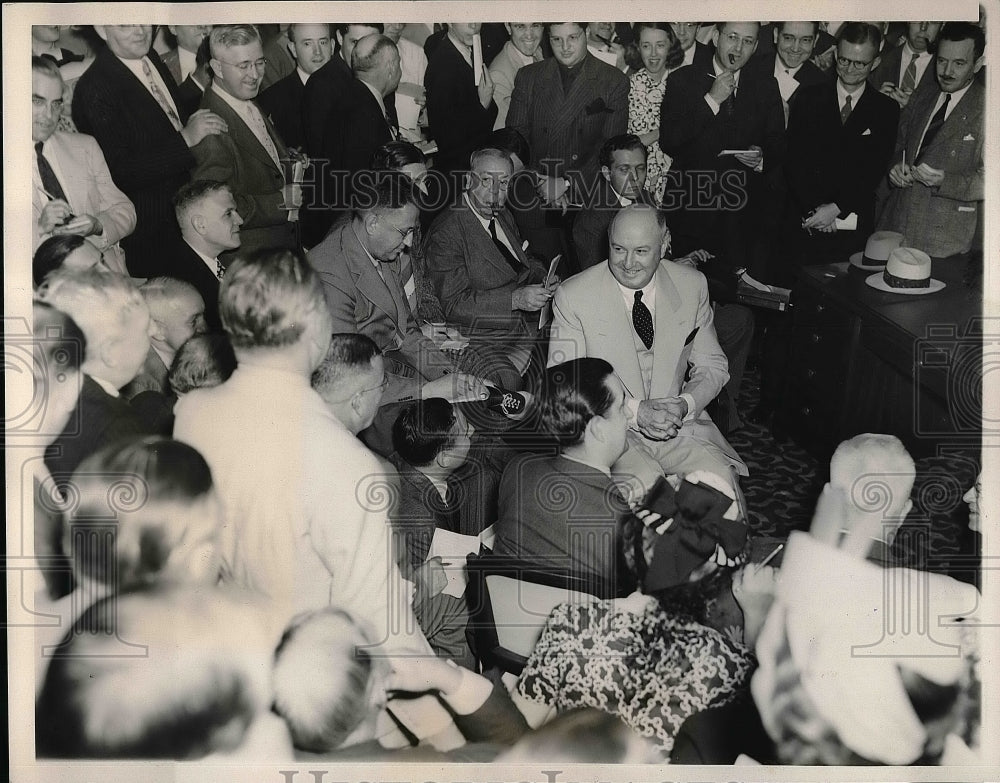 1949 Press Photo Jim Farley being questioned by reporters - Historic Images