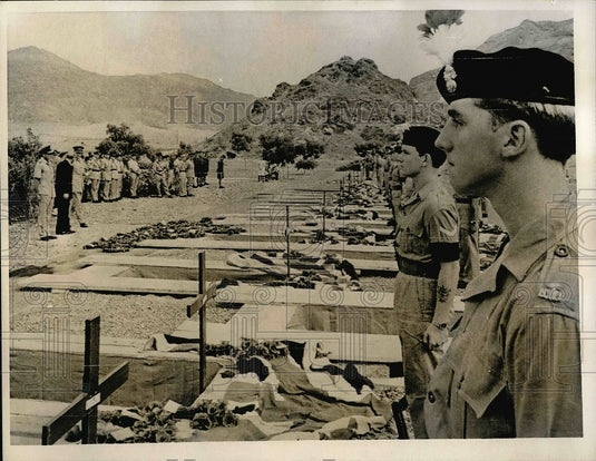 1967 Press Photo Mass Funeral for 24 Servicemen and Civilian at Silent Valley - Historic Images