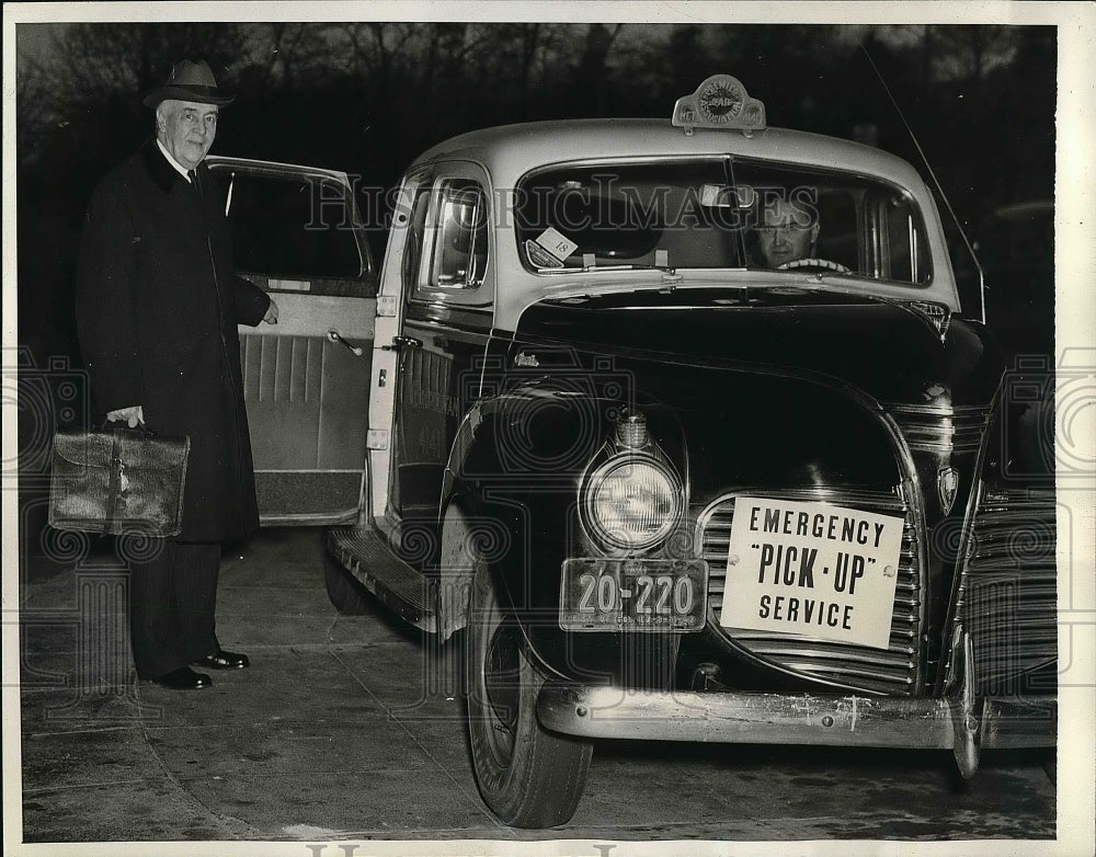 1942 Press Photo Frederick Delano, Washington Taxicabs Operate on Pickup Basis - Historic Images