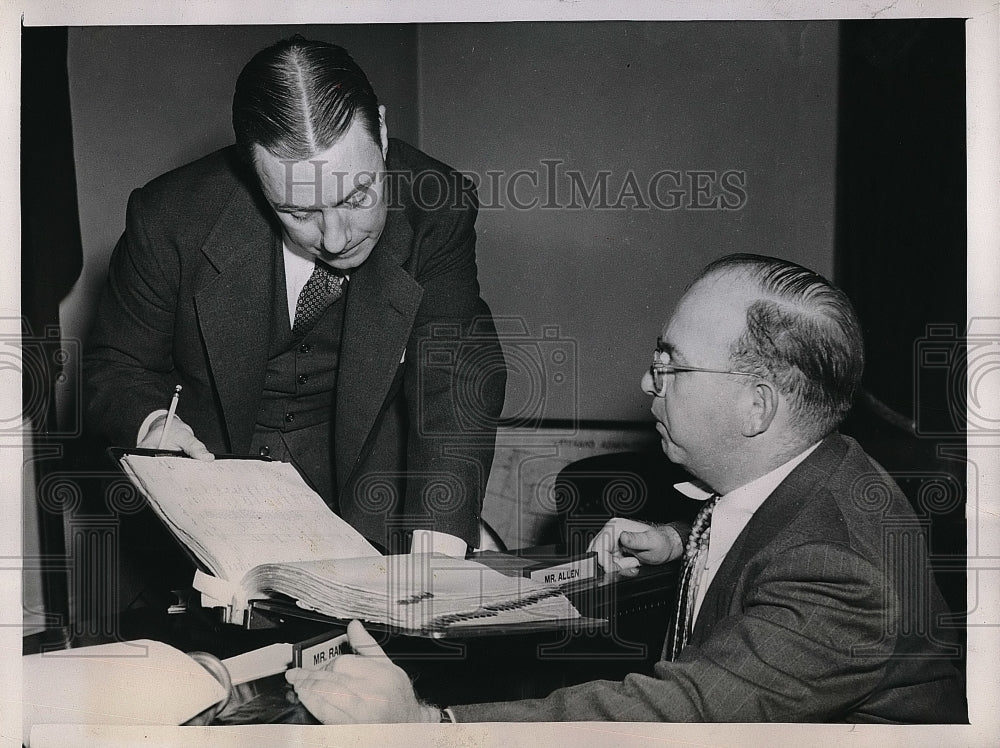 1946 Press Photo Rep. Roger Slaughter Speaking with Philip Baills - nea57443 - Historic Images