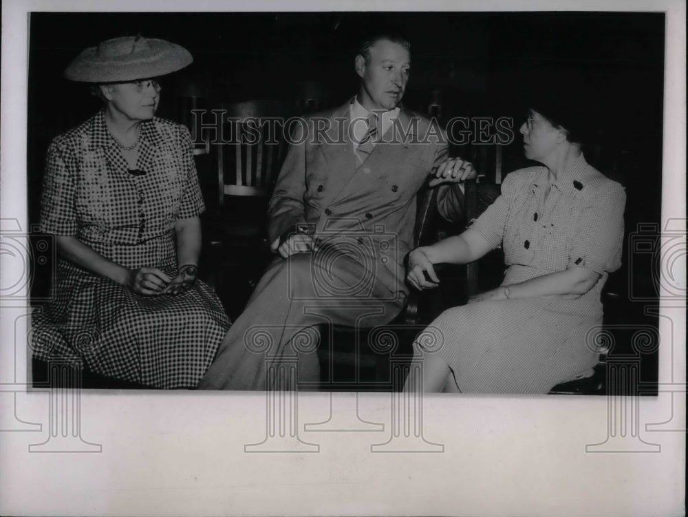 1945 Mrs. F.A. Jorgensen,Mae Chapin & Rev. A. Ray Cantlidge - Historic Images