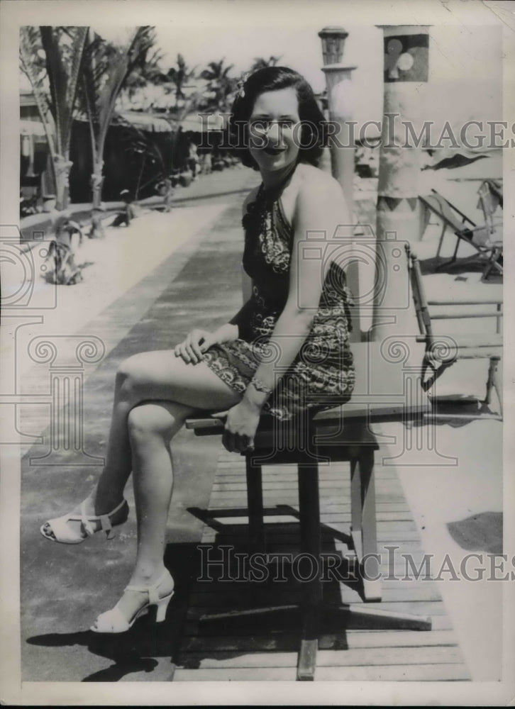 1936 Mrs. Lisa A Howard Spending Season At Roney Plaza In Florida - Historic Images