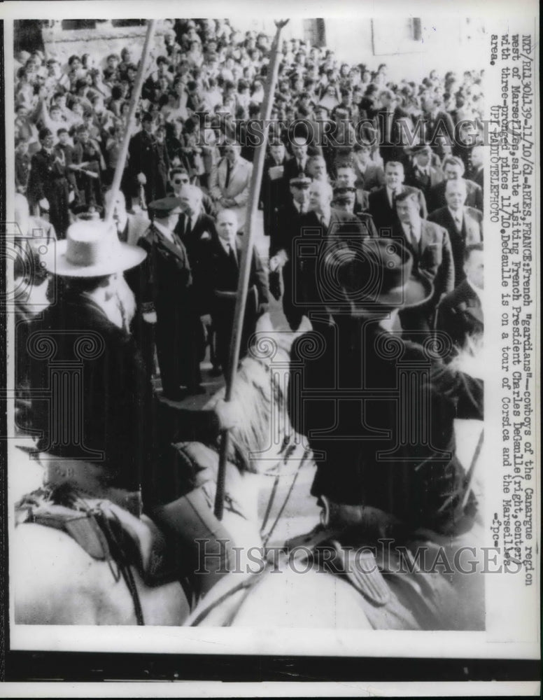 1961 French "Gardians" Salute French Pres. Charles DeGaulle - Historic Images