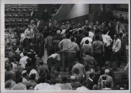 1970 Teamsters Converge On Rostrum Just Concluded At Arena - Historic Images