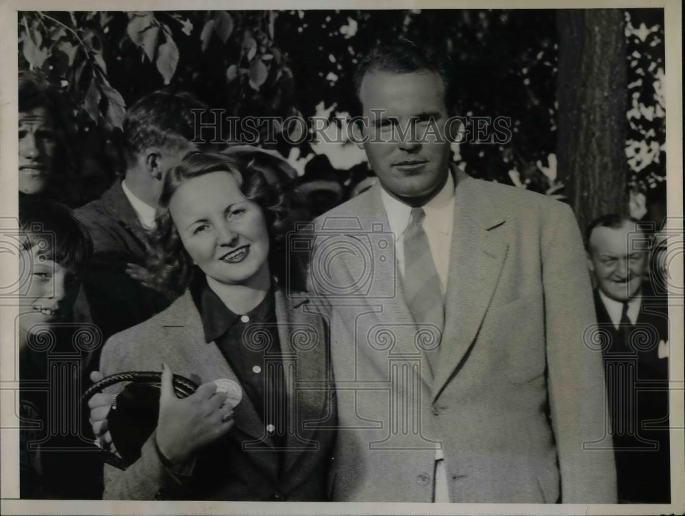 1937 American professional golfer Ralph Guldahl and wife  - Historic Images
