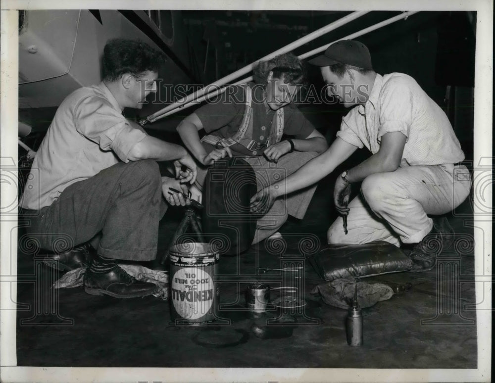 1941 Press Photo K.C. Knerr, Former Model Peggy Lenox Teach Flying, Jack Hawkins - Historic Images