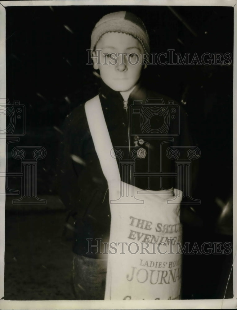 1937 Press Photo Eddie Kuhn, helping out a kidnapped friend by delivering - Historic Images