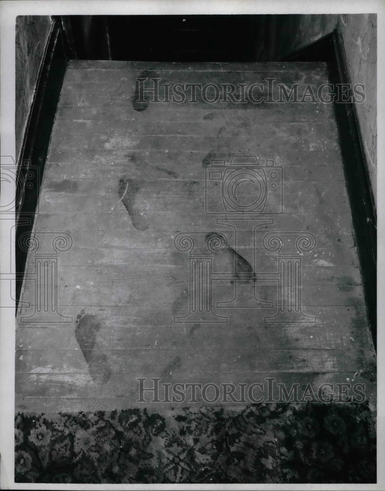 1955 Bloody Footprints Of Frank Yereb Hatchet Assaulter  - Historic Images