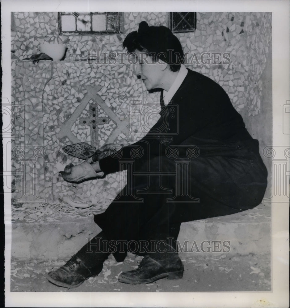 1950 Mrs. &quot;Muff&quot; George working on the inside of her chapel - Historic Images