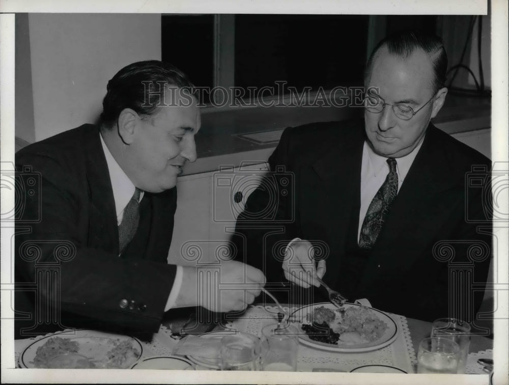 1942 Press Photo Leon Hendereson Donald Nelson War Directors - nea58162 - Historic Images