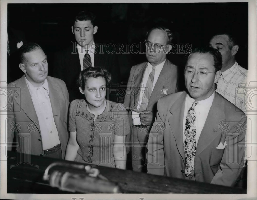 1943 Press Photo Mrs. Natalie Novak was state attorney Julius Sherwin - Historic Images