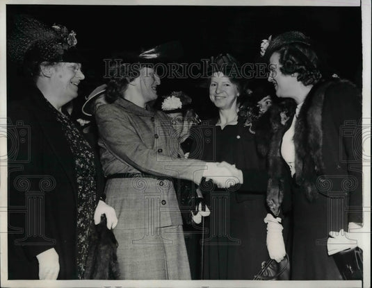 1941 Press Photo Members Of Women United Anti War Campaign In Washington DC-Historic Images