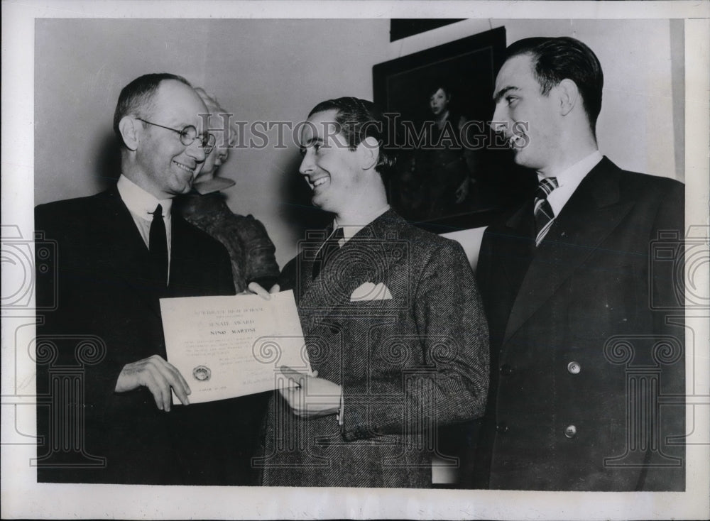 1938 Opera tenor Nino Martini wins achievement award in Philadelphia - Historic Images