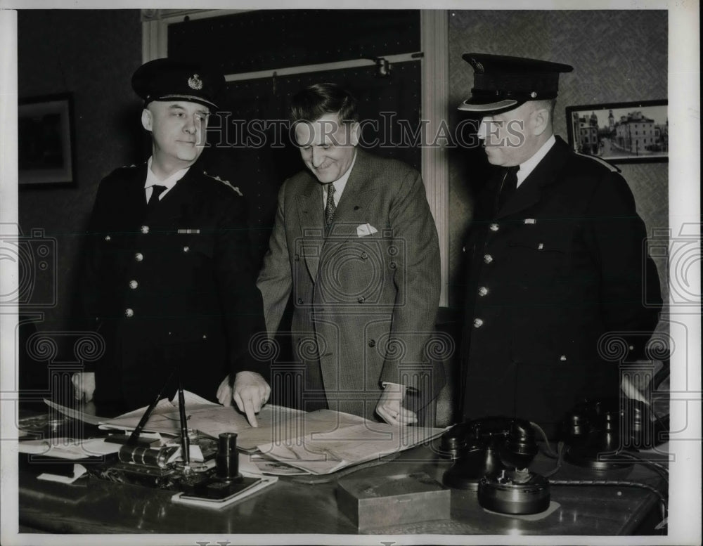 1939 Press Photo Police Chief Adolphe Bigaorette, Mayor Lucien Bone, J. Gagnon - Historic Images
