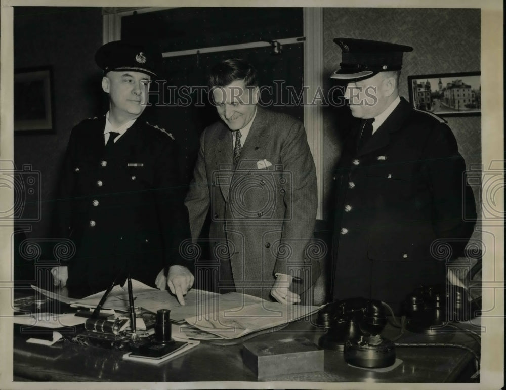 1939 Police Adolphe Bigiorette, Mayor L. Borne, Deputy Chief Gagnon - Historic Images