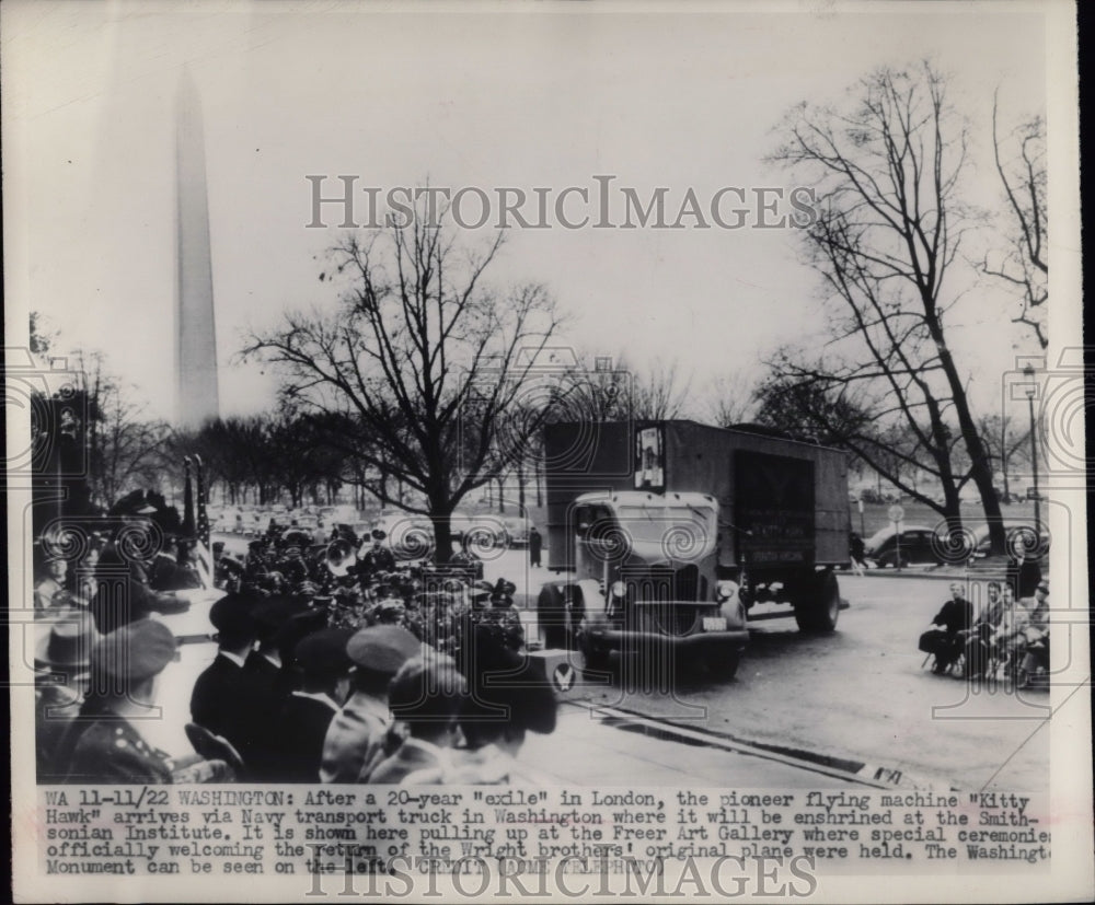 1948 Press Photo Kitty Hawk Arrives on Navy Truck in Washington - Historic Images
