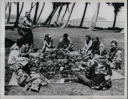 1960 Resident Vacation on Mainland in Hawaii  - Historic Images